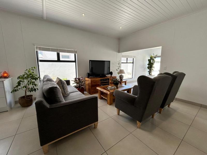 3 Bedroom Property for Sale in Golden Mile Western Cape